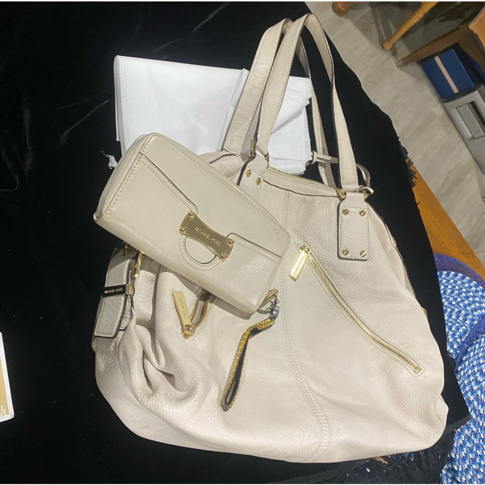 Michael Kors Leather Hobo Bag and matching wallet